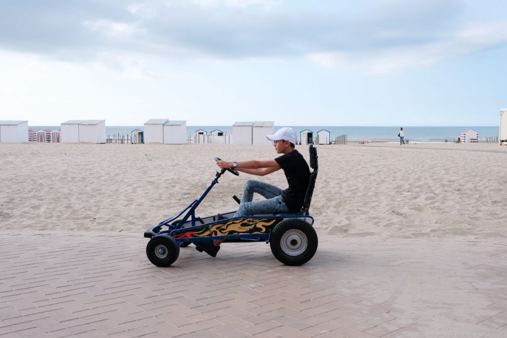 skelter op het strand