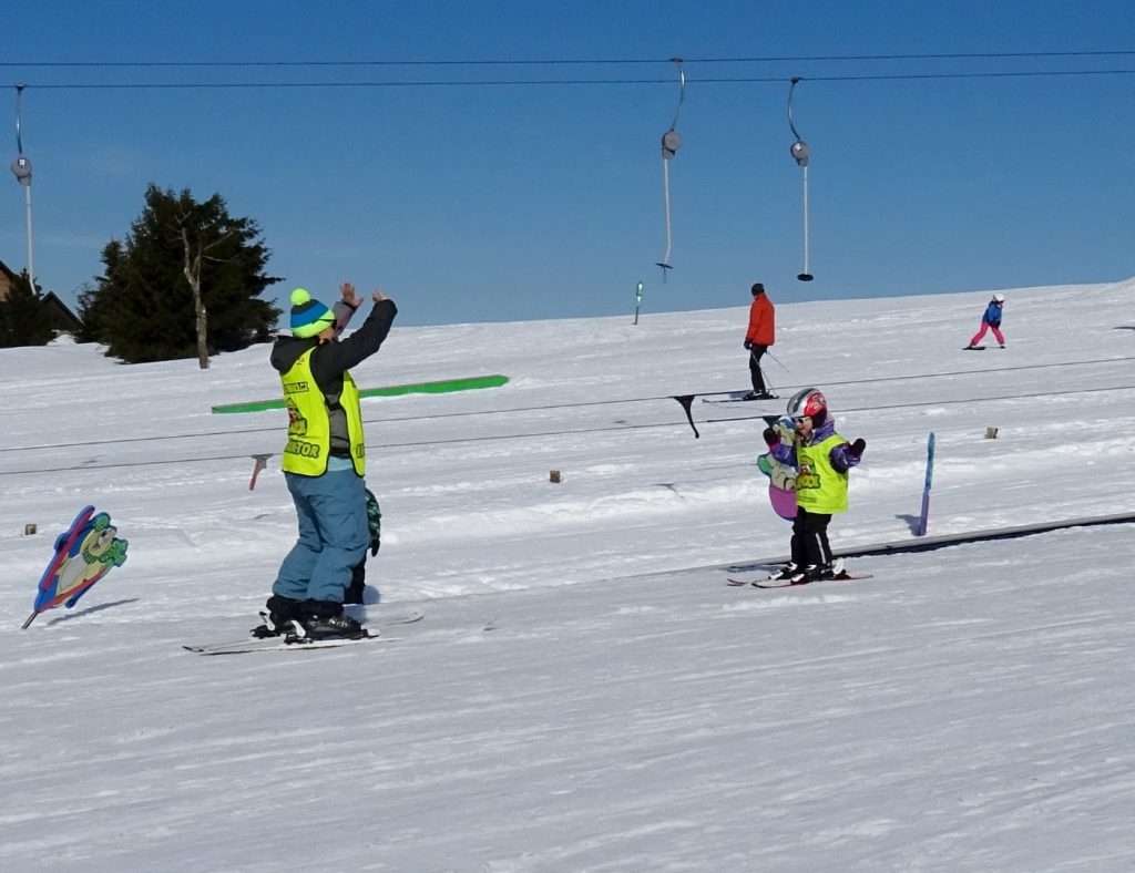 De eerste meters op ski's in Bozi Dar.