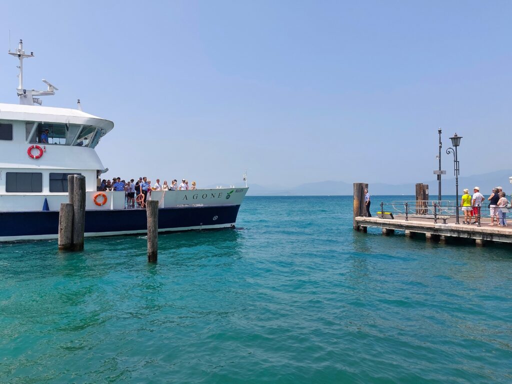 Lazise stadjes aan het Gardameer met kinderen